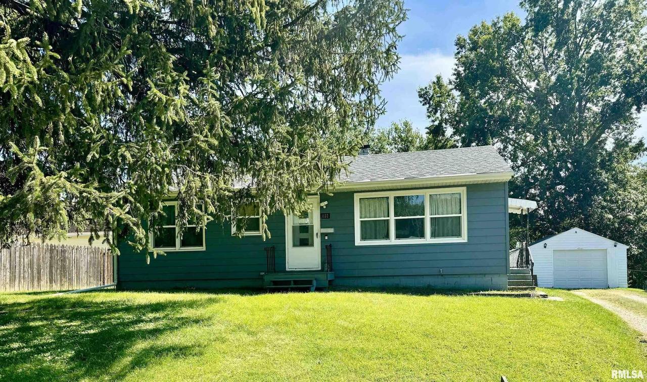1132 37th Ave., East Moline, IL 61244