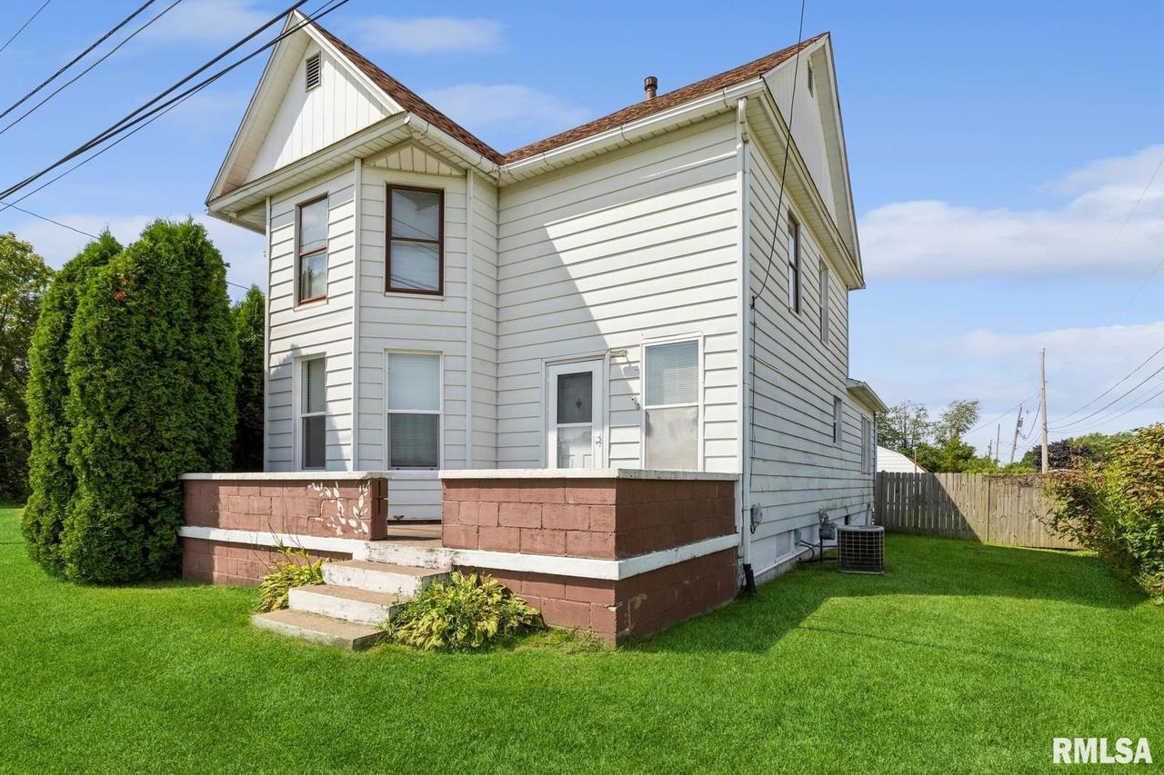 2000 John Deere Rd., Silvis, IL