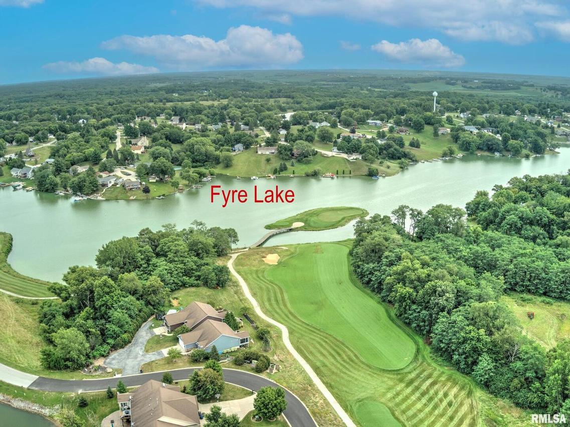 1016 Fairway Ln., Sherrard, IL 61281