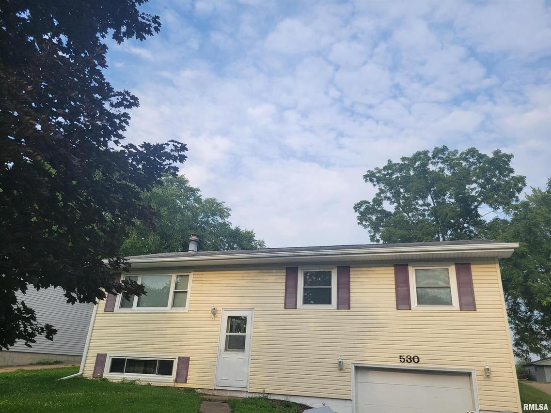 530 Greenway Ave., Colona, IL 61241