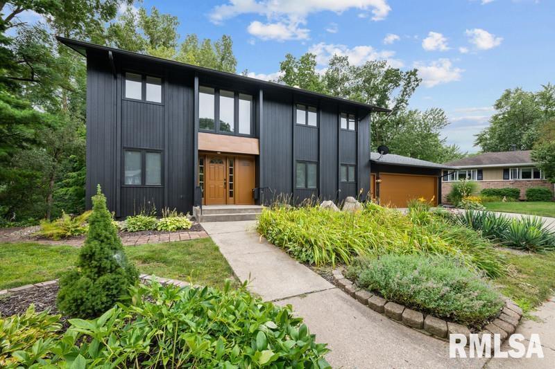 2918 2nd St., Moline, IL 61265