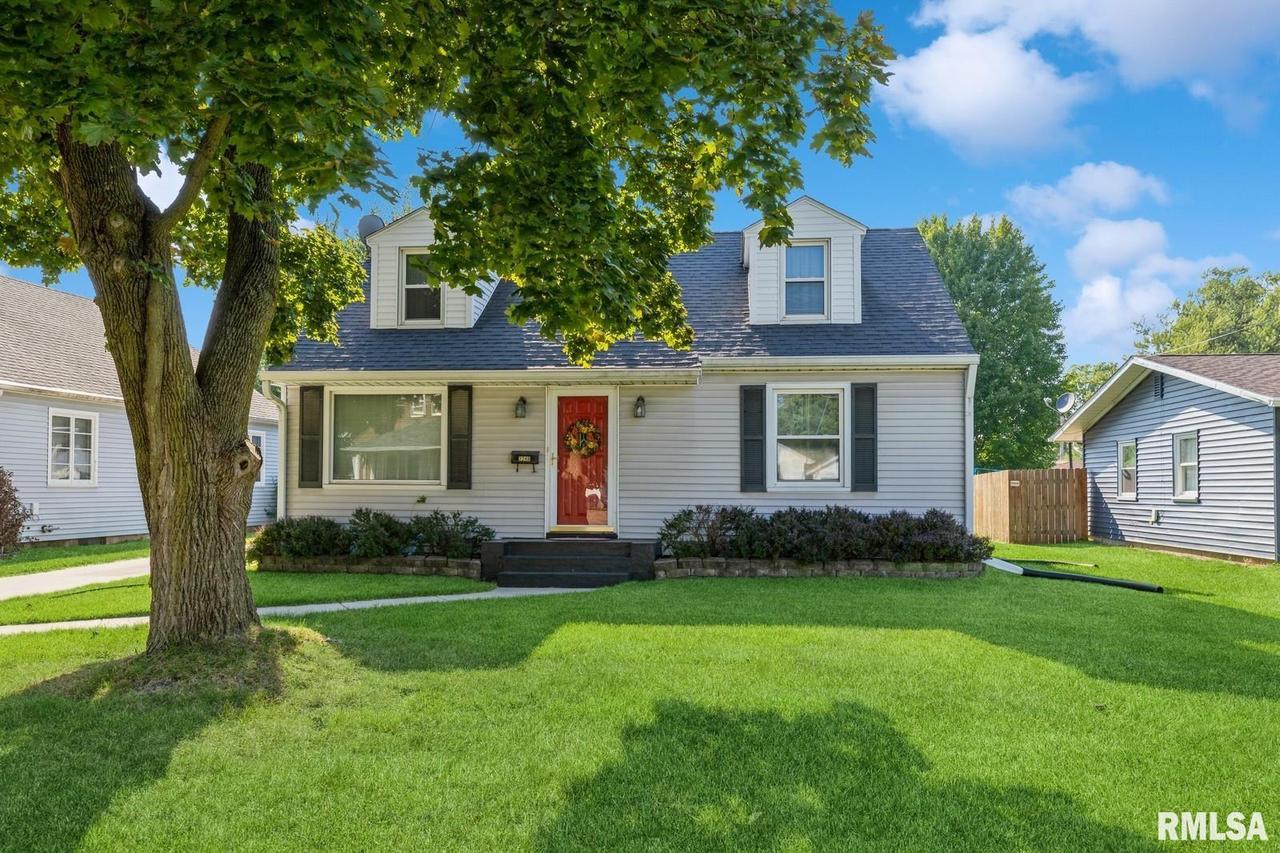 2248 32nd St., Rock Island, IL 61201