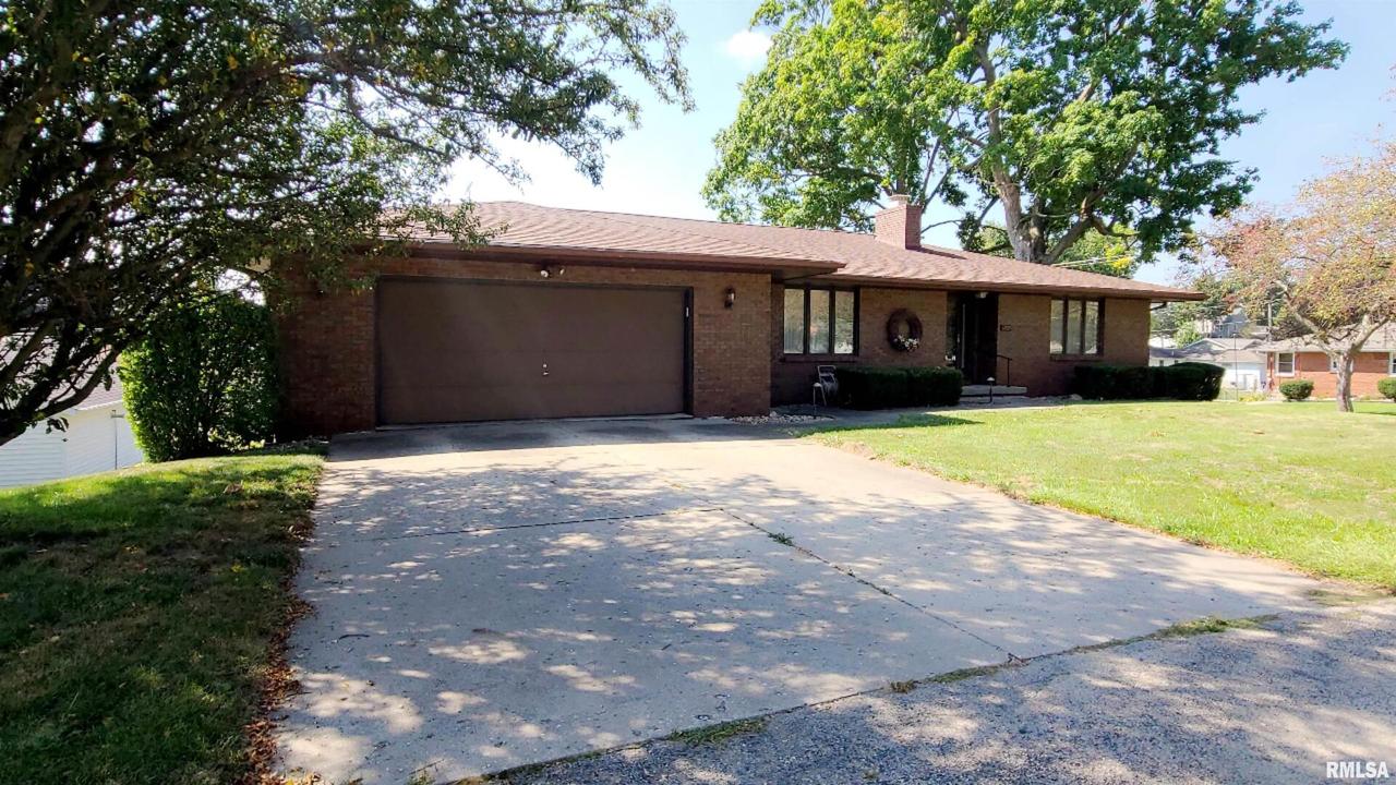 1200 8th Ave., Fulton, IL 61252