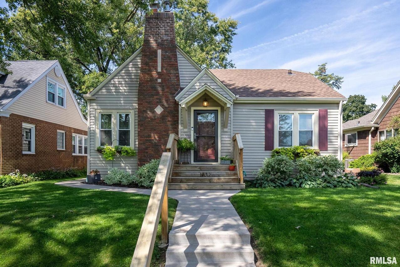 1832 37th St., Rock Island, IL 61201