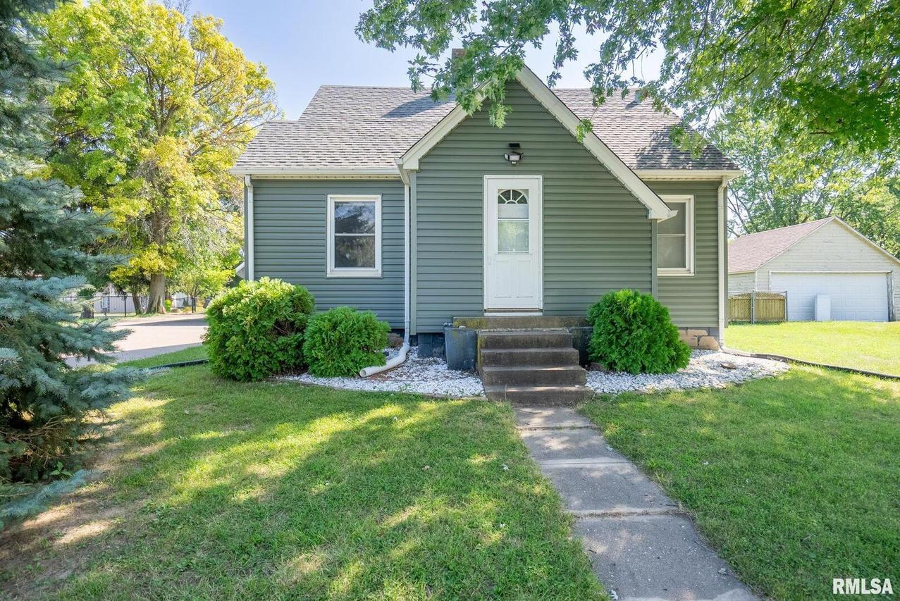 1408 Avenue Of The Cities, Silvis, IL 61282