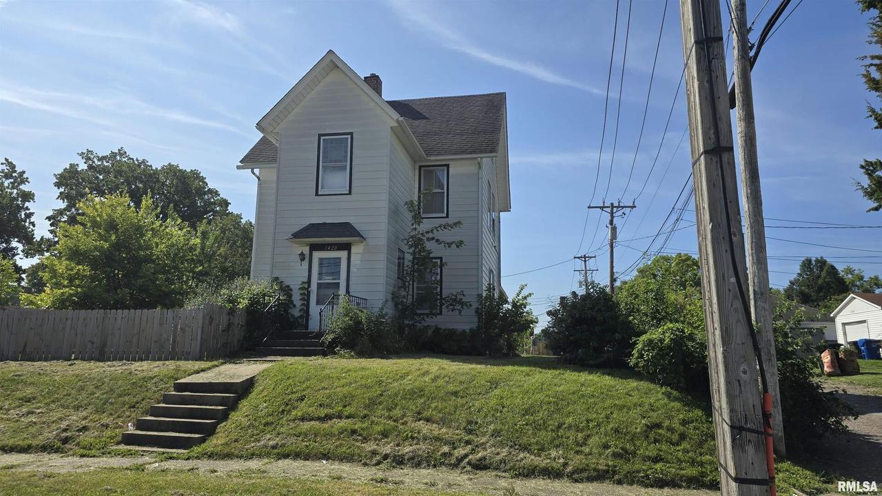 1420 13th Ave., Moline, IL 61265