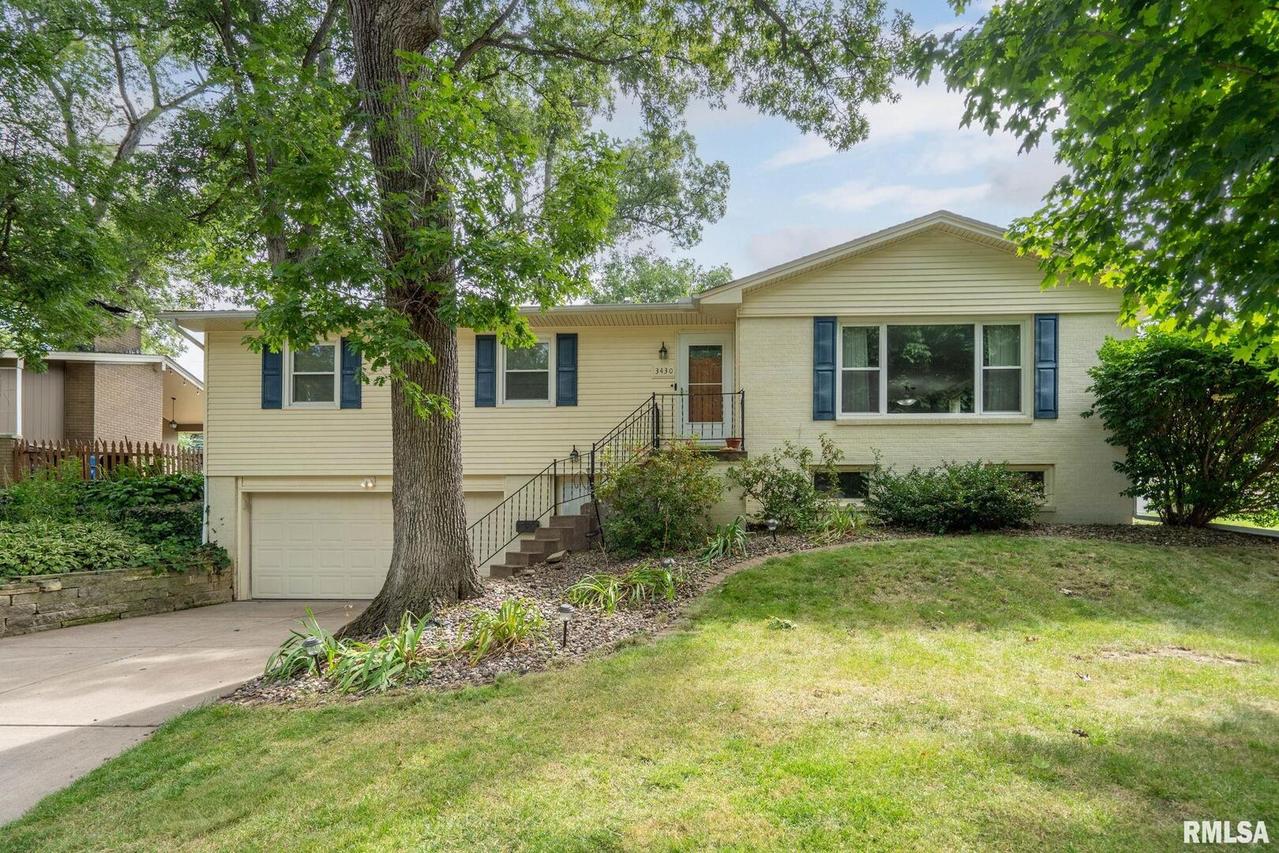 3430 51st St., Moline, IL 61265