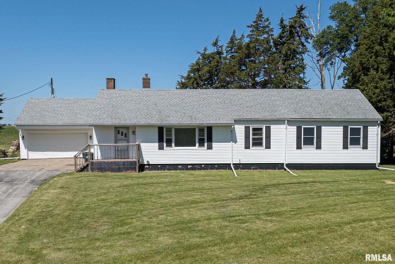 1022 310th St., New Windsor, IL 61465