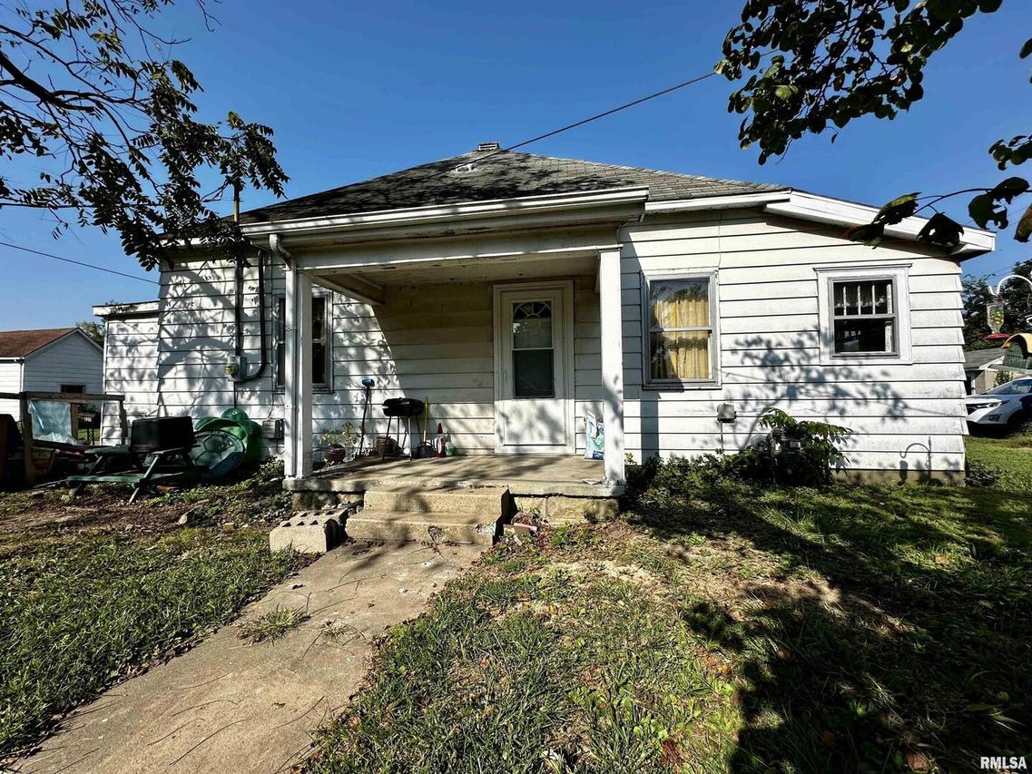 820 Dewey St., Eldorado, IL 62930