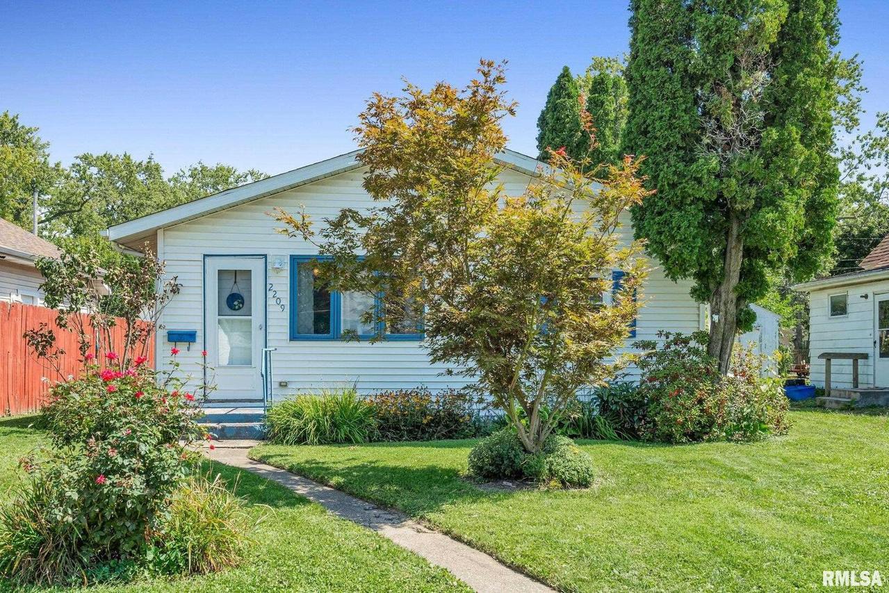 2209 41st St., Rock Island, IL 61201