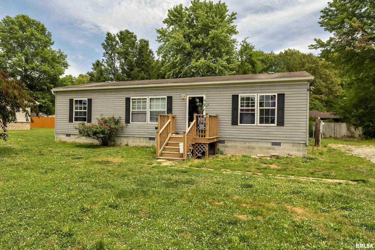 108 Sassie Dr., Herrin, IL 62948