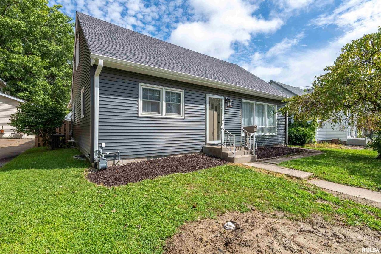 1411 29th Ave., Moline, IL 61265