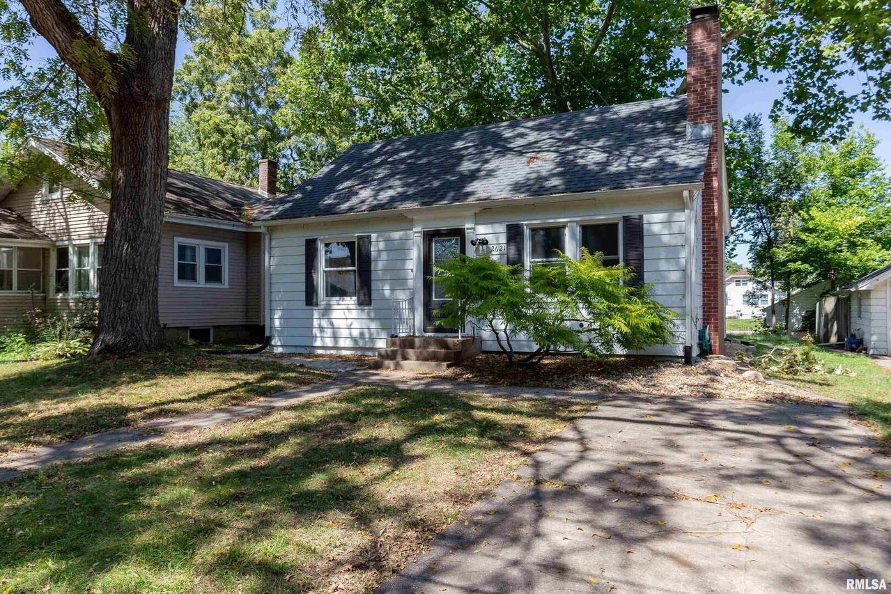 2621 15th Ave., Rock Island, IL 61201