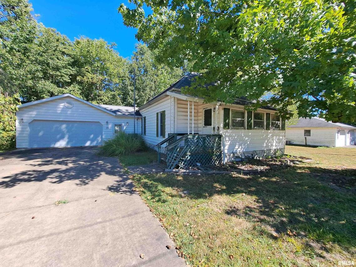 200 S Dent St., Carterville, IL 62918