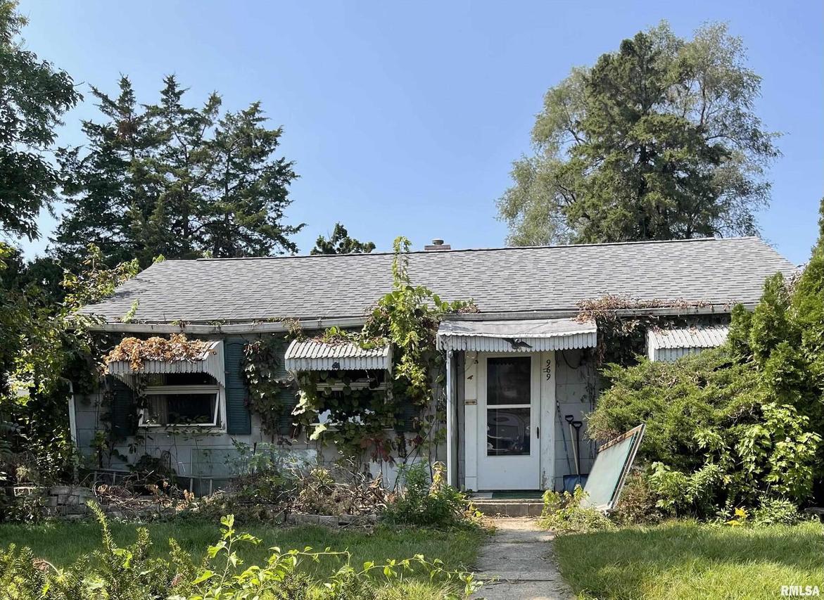 969 40th St., Moline, IL 61265