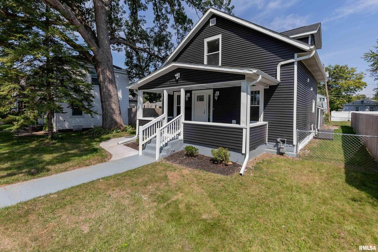 2523 23 1/2 Ave., Rock Island, IL 61201