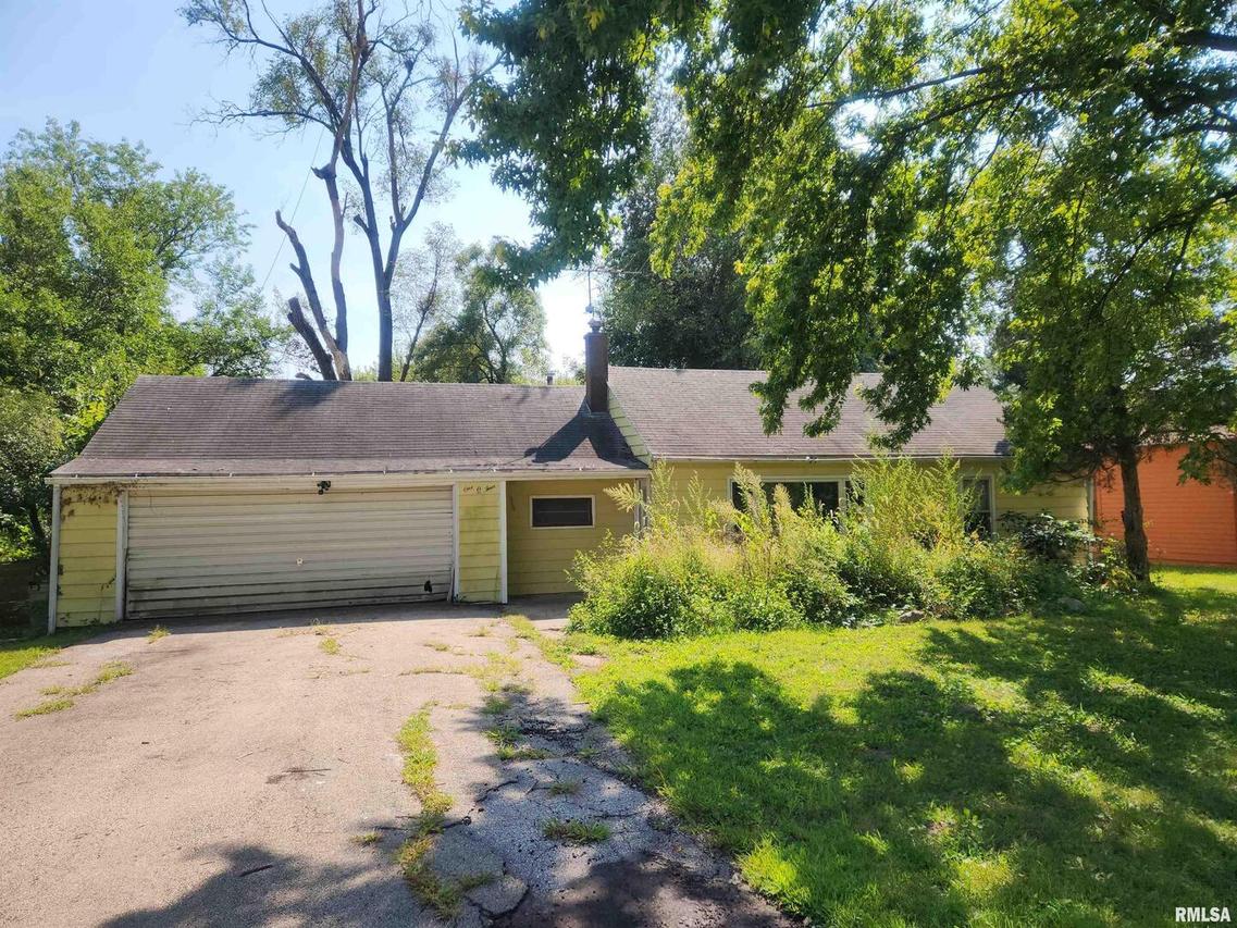 104 10th Ave., Colona, IL 61241