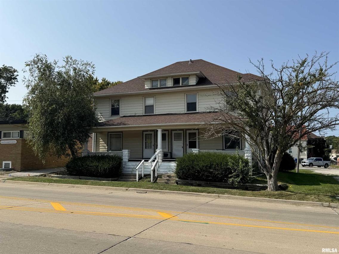 711-715 16th St., Moline, IL 61265
