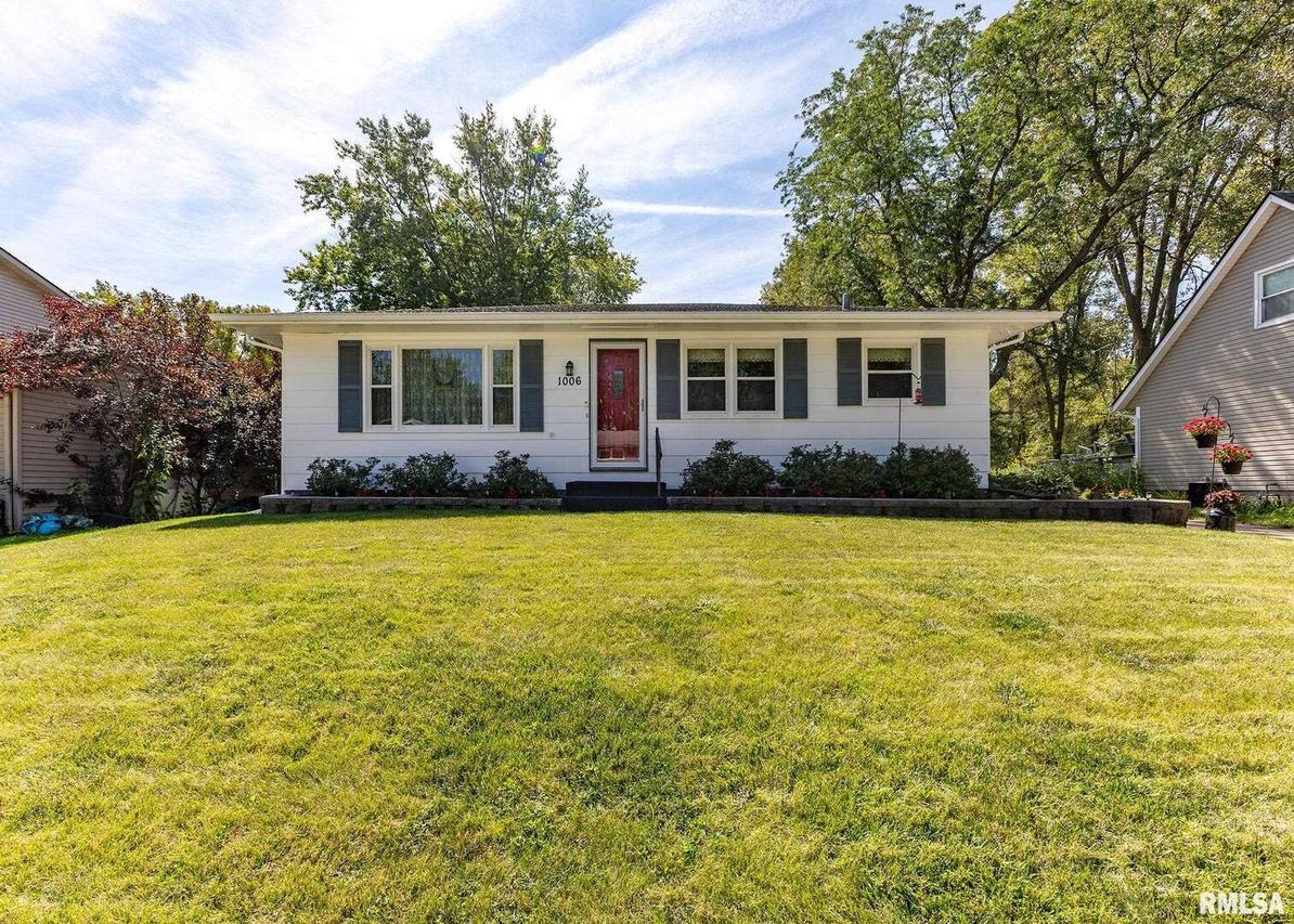 1006 83rd Ave., Rock Island, IL 61201