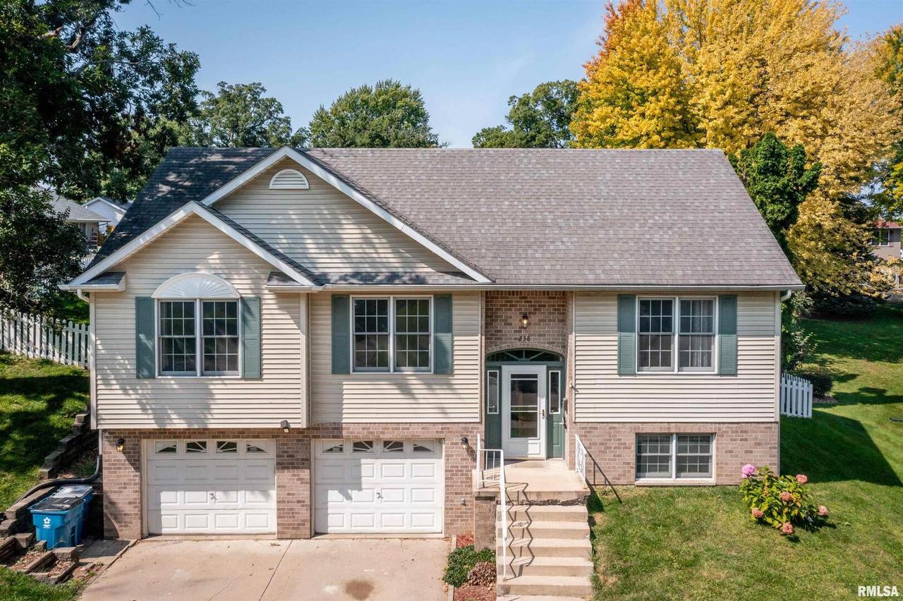 238 7th St., Silvis, IL 61282