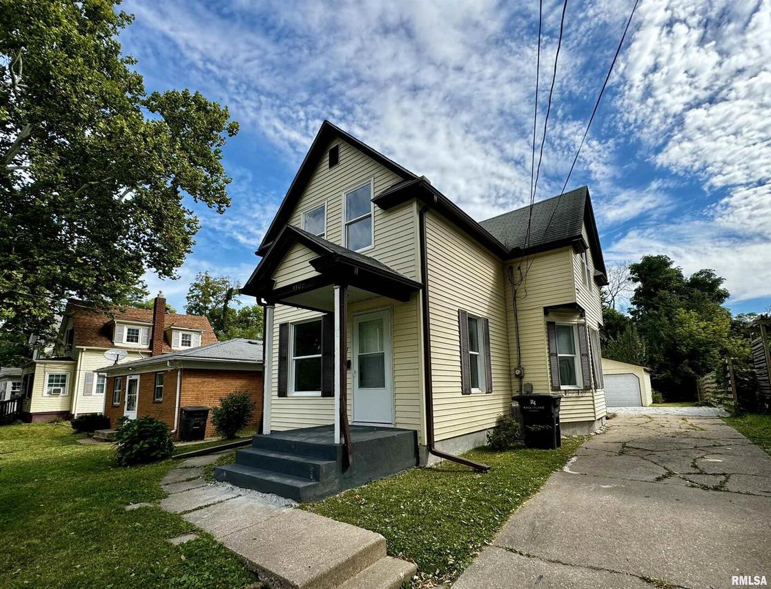 1109 26th St., Rock Island, IL 61201