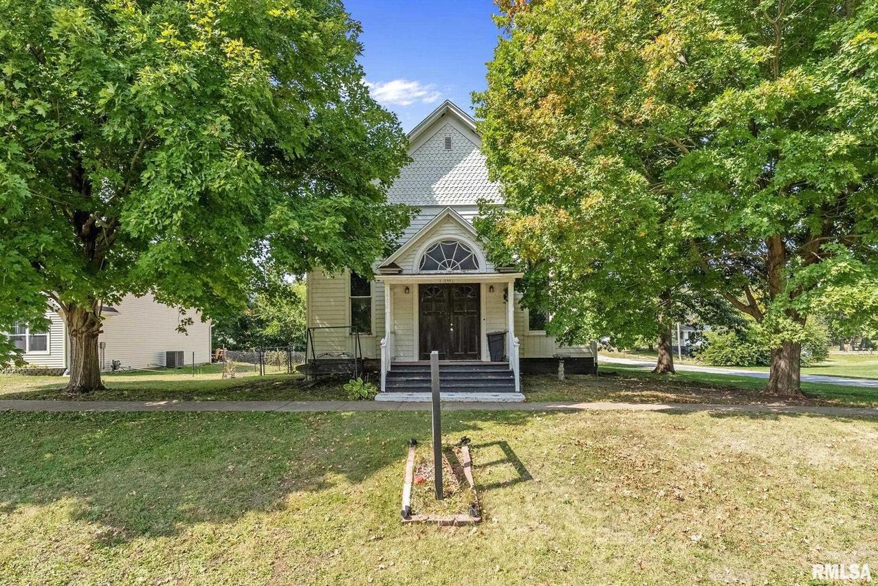 1901 13th St., Viola, IL 61486