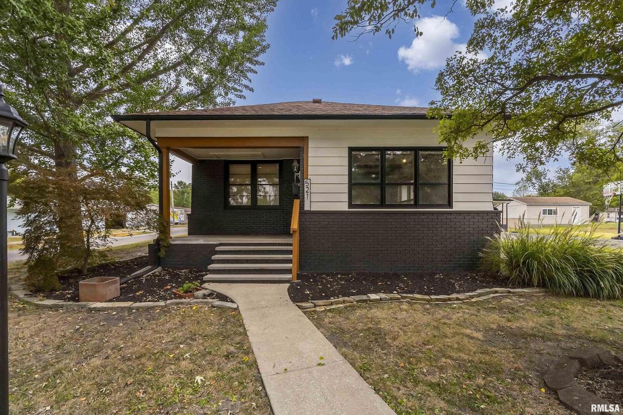 521 W 7th St., West Frankfort, IL 62896