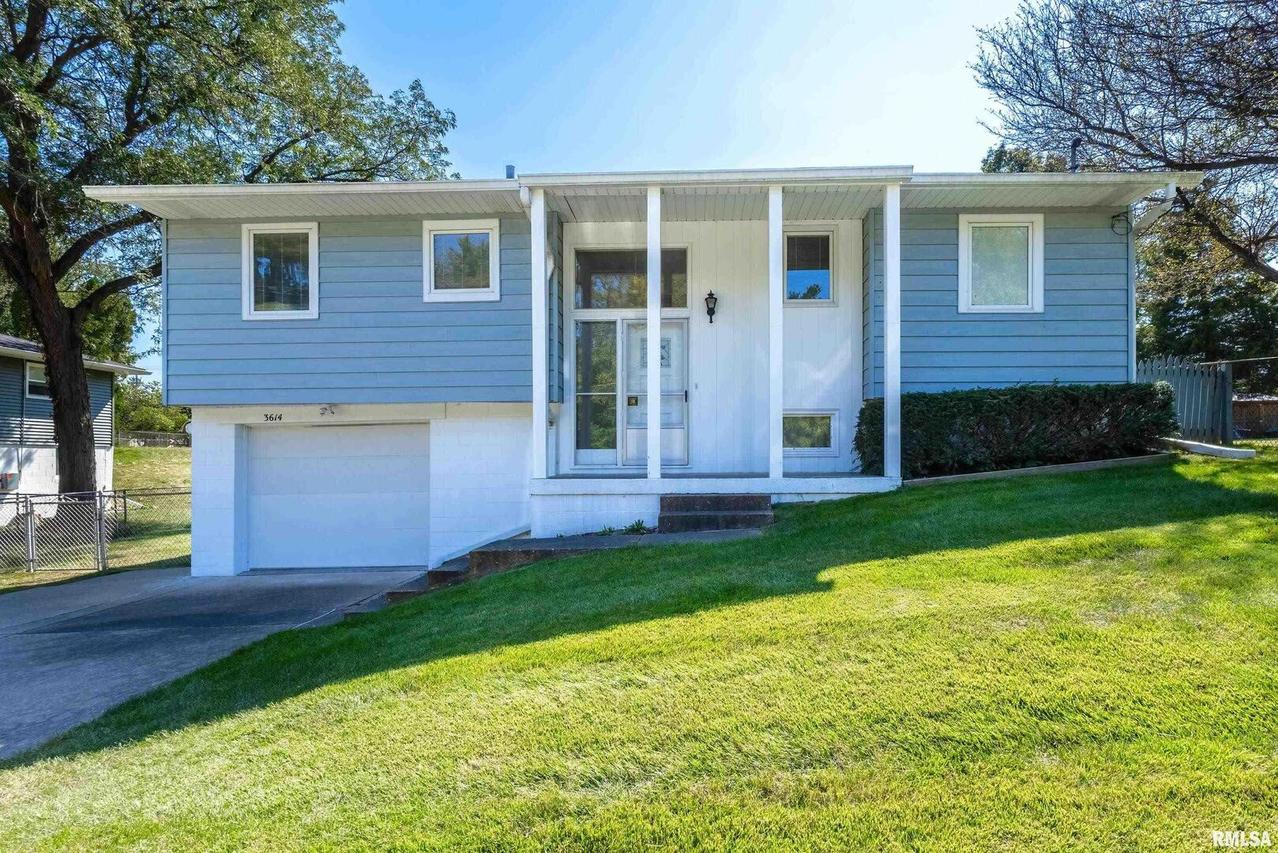 3614 33rd Ave., Moline, IL 61265