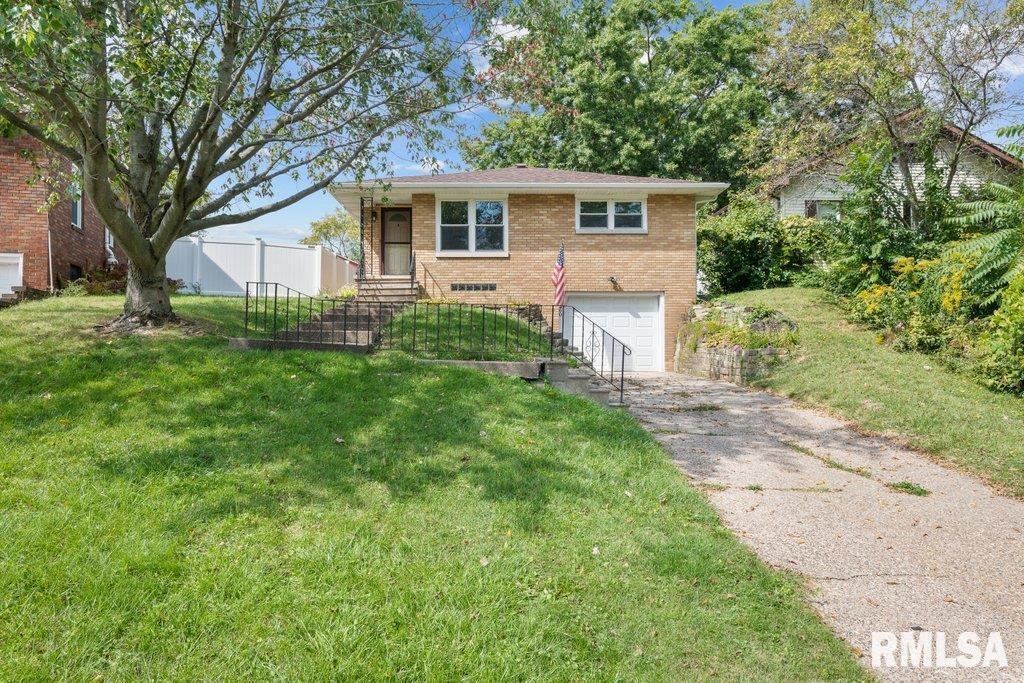 260 8th St., Silvis, IL 61282