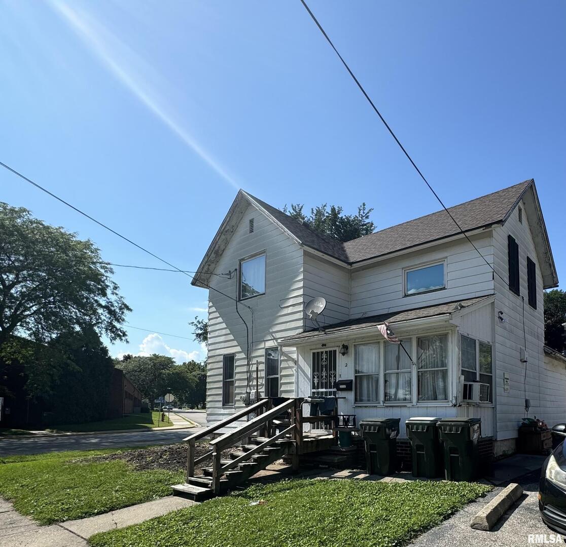 2 E 7th St., Sterling, IL 61081