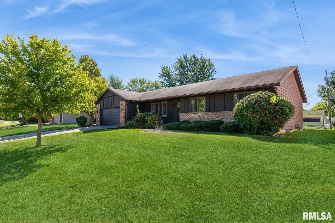 184 38th Ave., East Moline, IL 61244