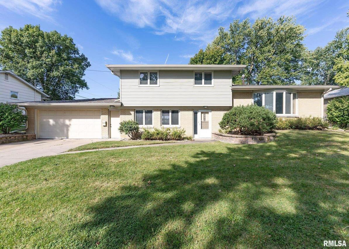 3905 1st St., East Moline, IL 61244