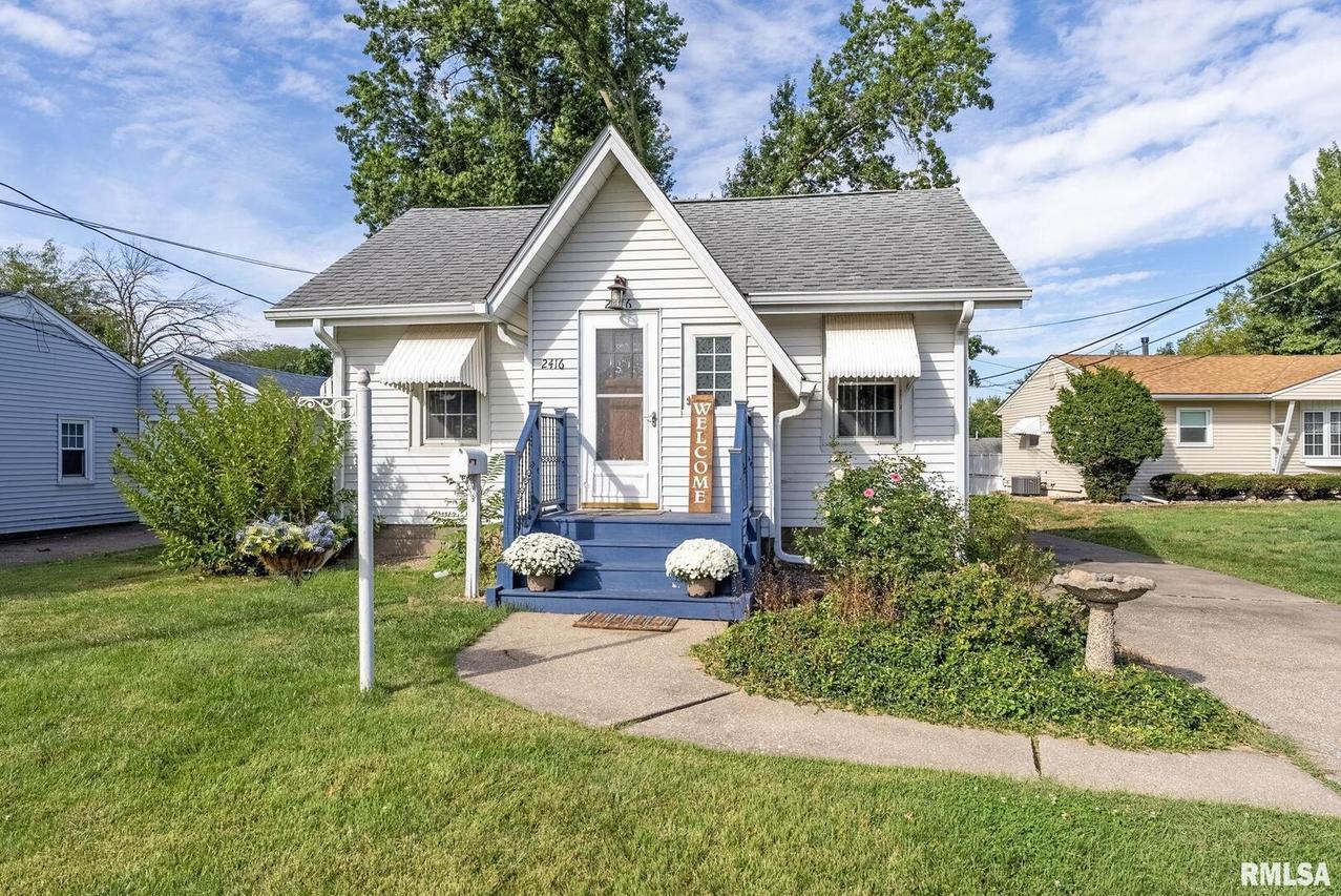 2416 28th St., Rock Island, IL 61201