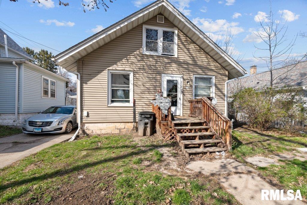 2529 15th Ave., Rock Island, IL 61201