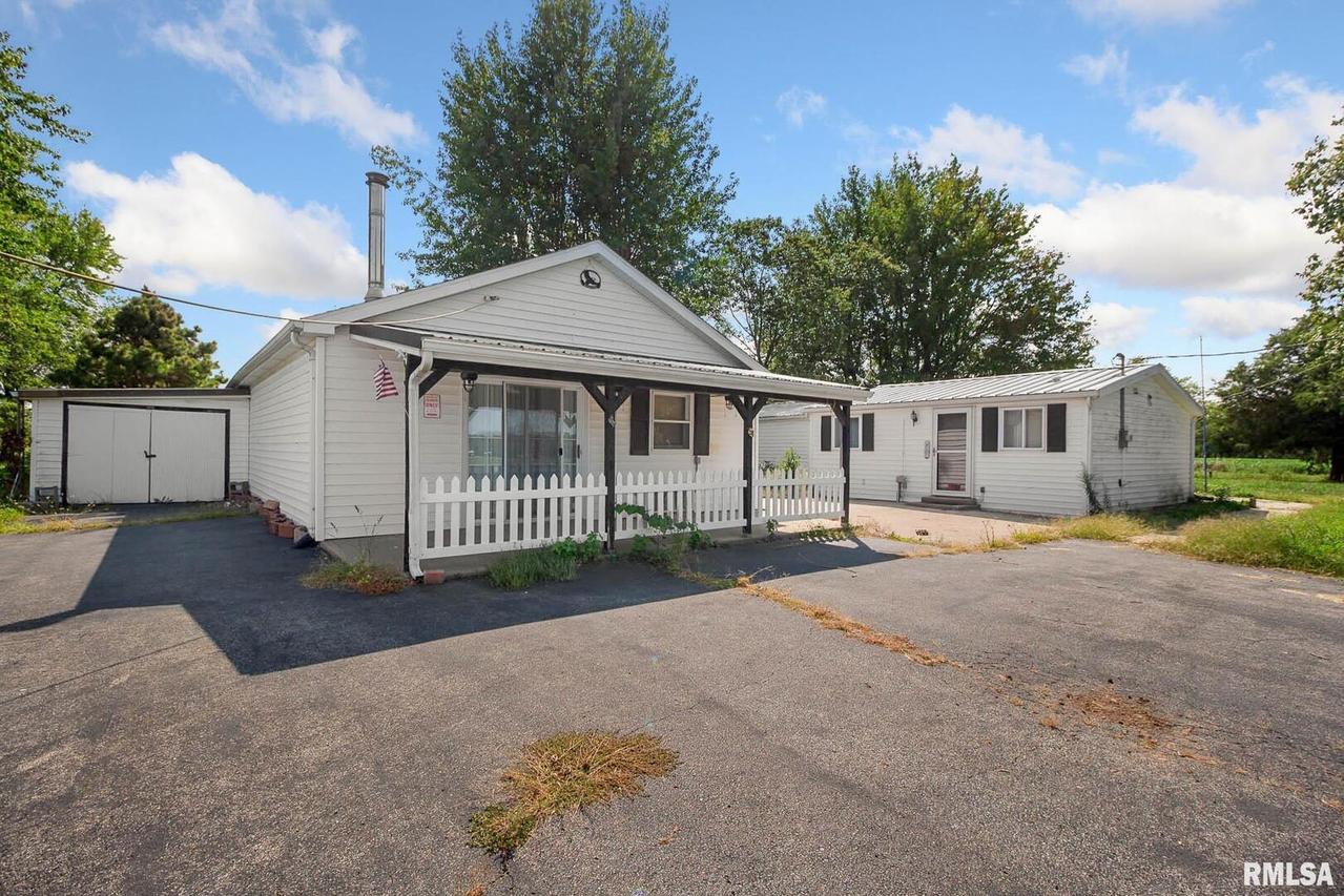 36 Golden Pond Rd., Murphysboro, IL 62966