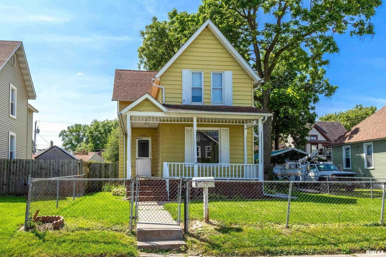 1112 13th Ave., Moline, IL 61265