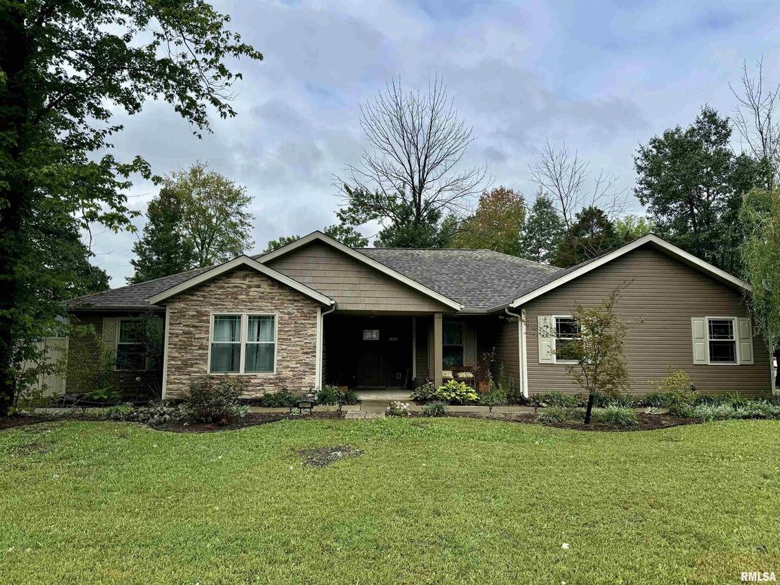 1201 Holly Dr., Carterville, IL 62918