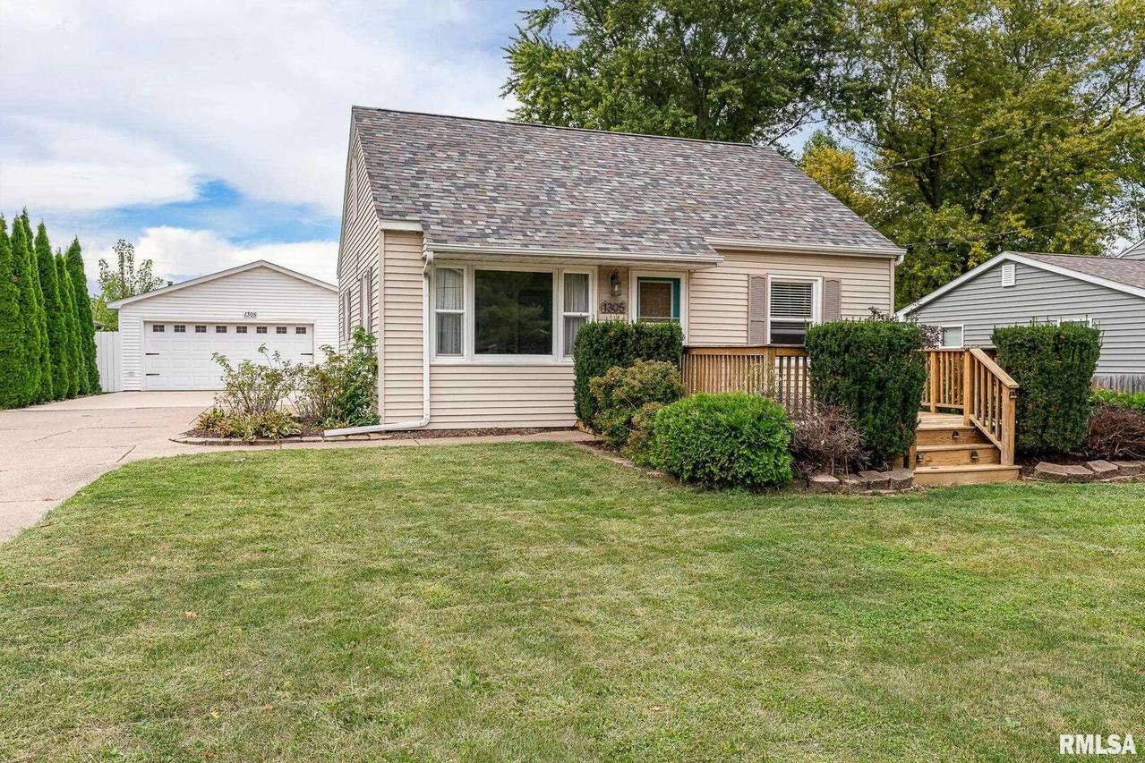 1305 49th St., Moline, IL 61265