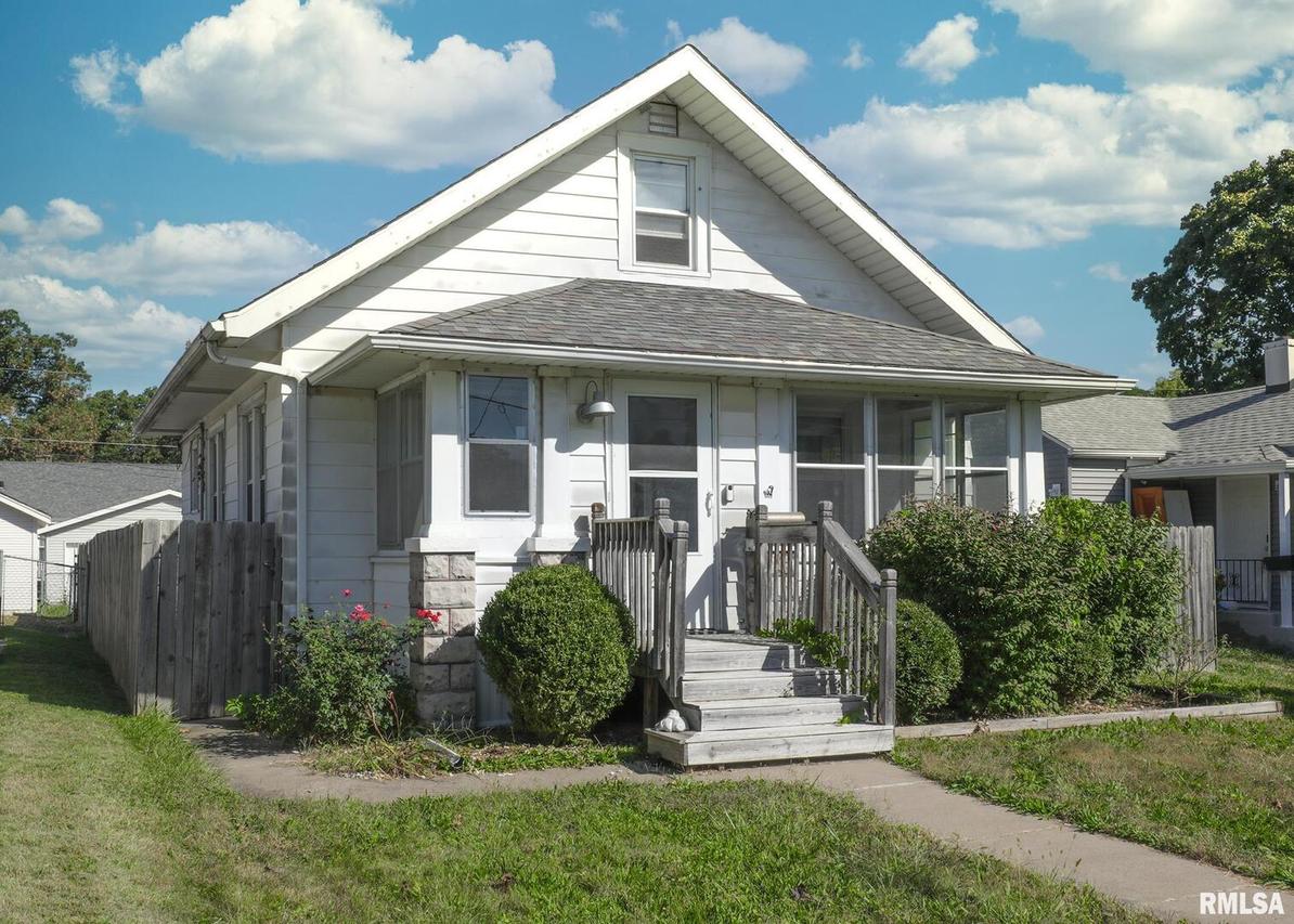 2929 11th Ave. #B, Moline, IL 61265