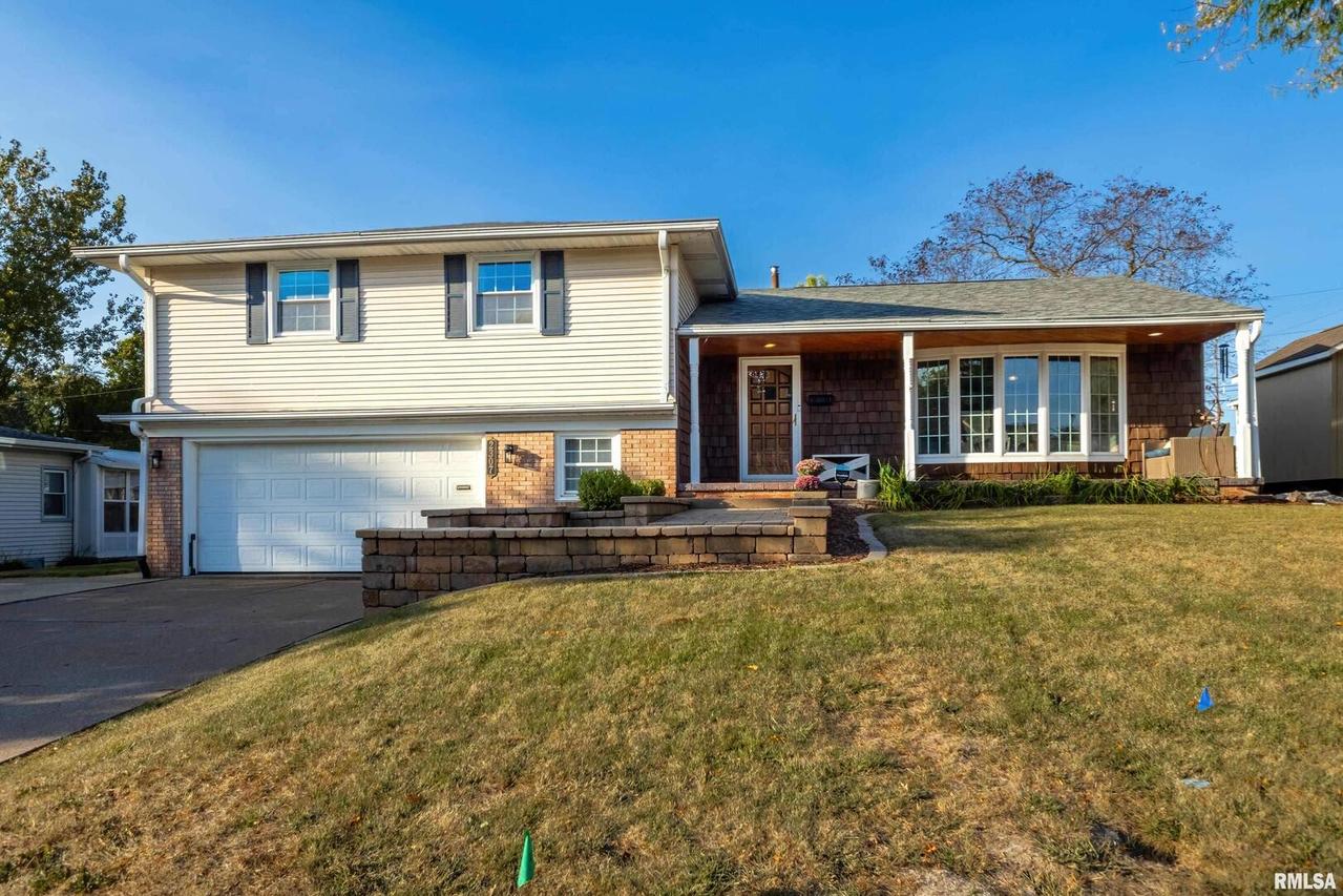 2307 35th Ave., Rock Island, IL 61201