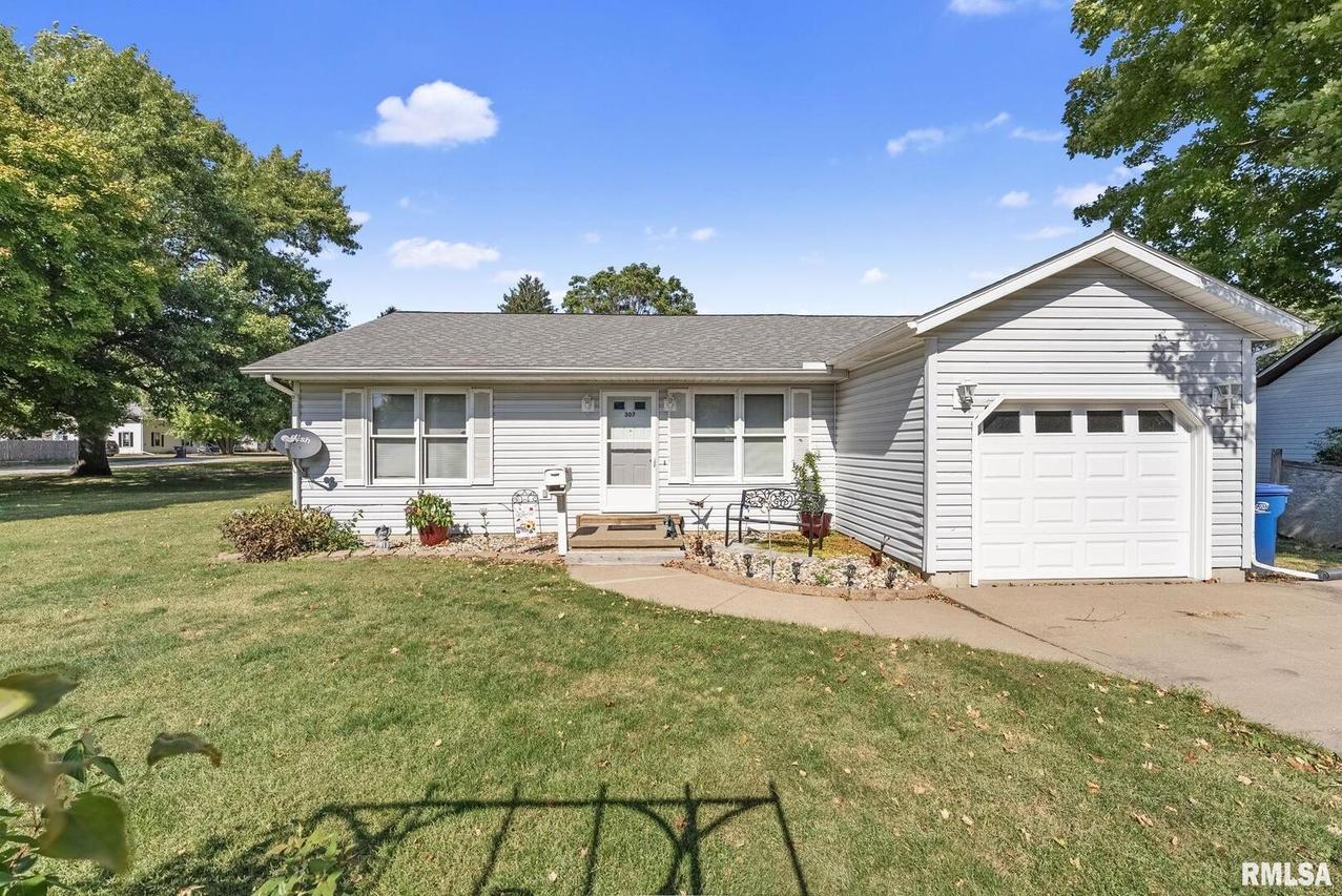 307 SW 4th St., Aledo, IL 61231