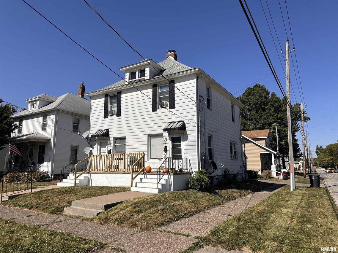 439/441 18th Ave. #A, Moline, IL 61265