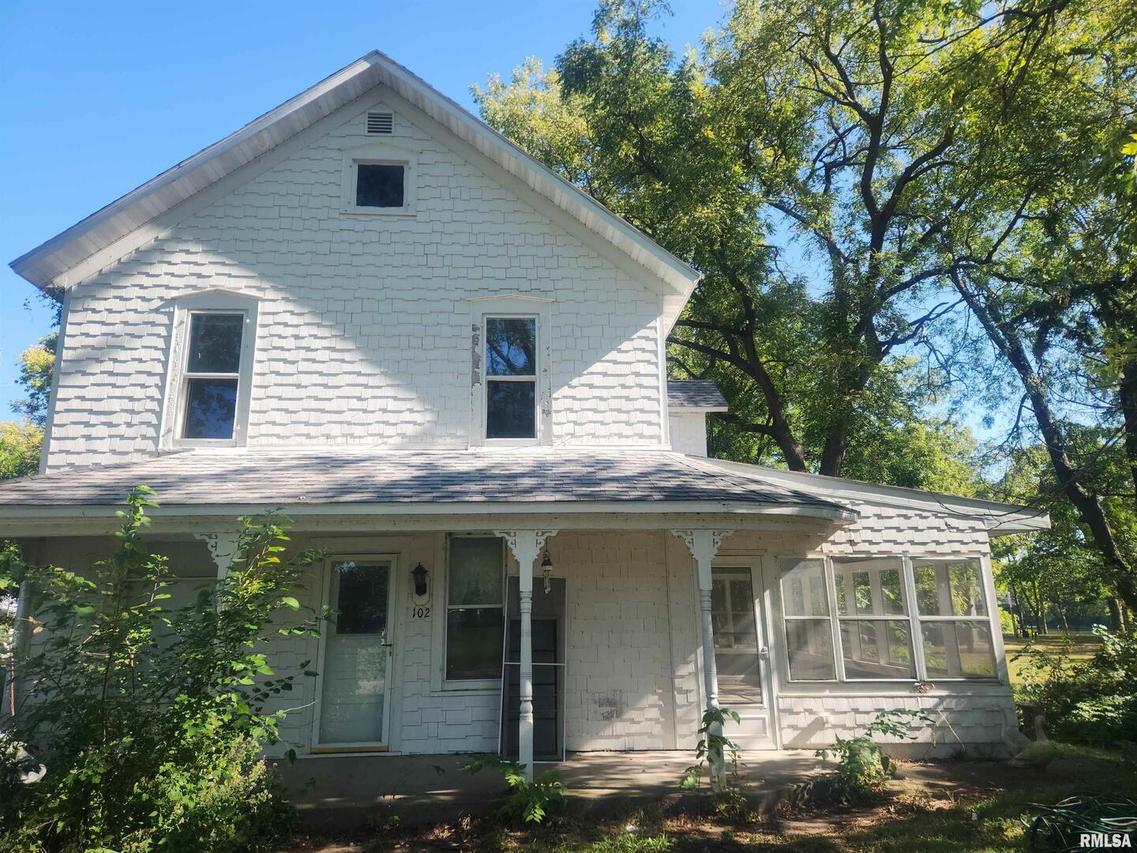 102 6th Ave., Lyndon, IL 61261