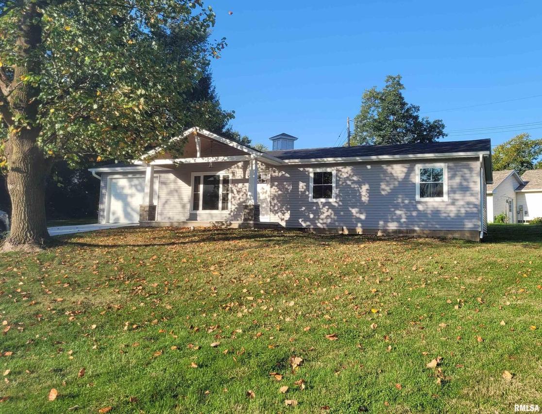 5 Ingleside Dr., Mt Sterling, IL 62353