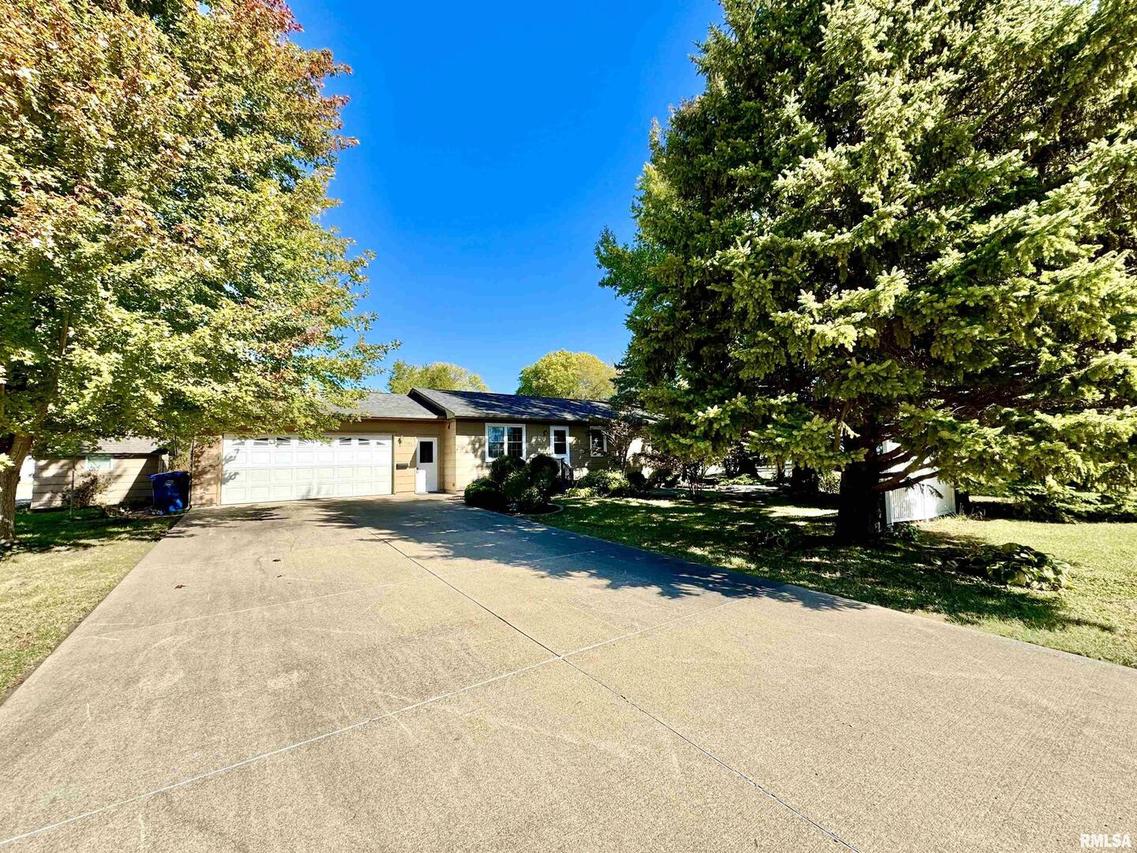 1103 W Main St., Aledo, IL 61231