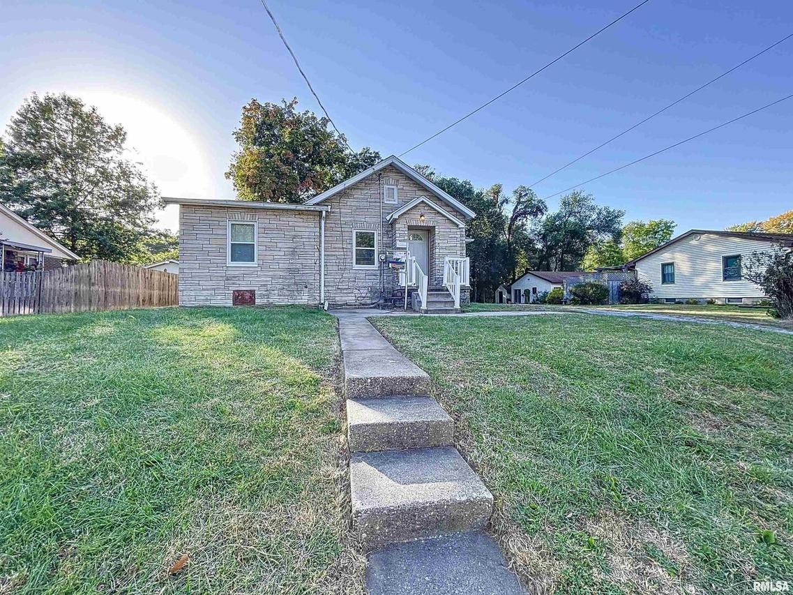 3001 44th St., Moline, IL