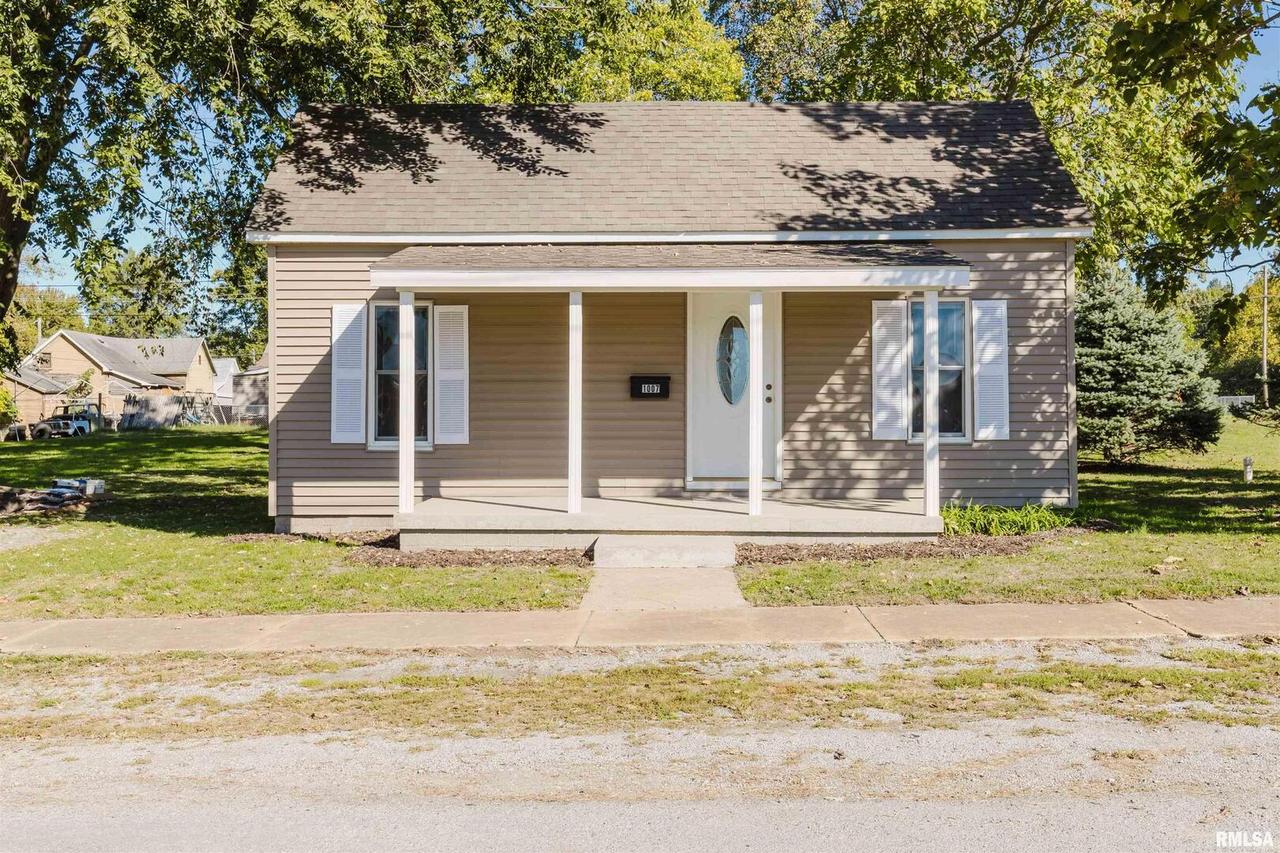 1007 W Cherry St., Herrin, IL 62948