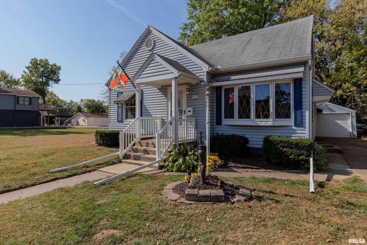 4028 9th St., Rock Island, IL 61201