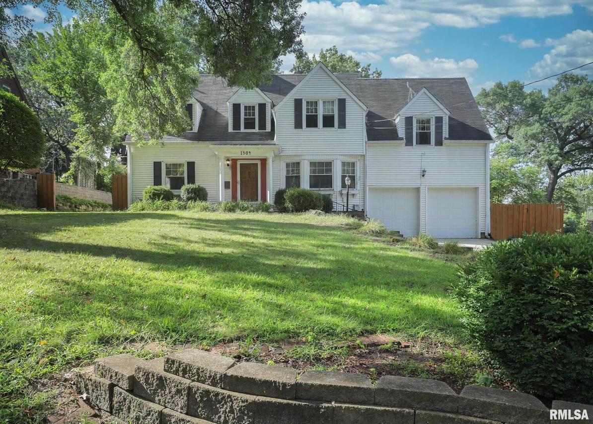 1304 42nd Ave., Rock Island, IL 61201
