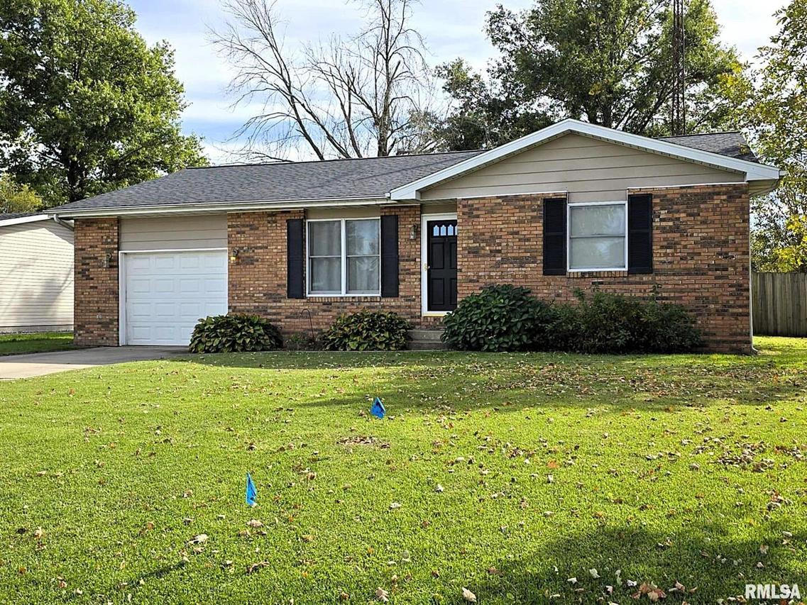 10 Edgebrook St., Centralia, IL 62801